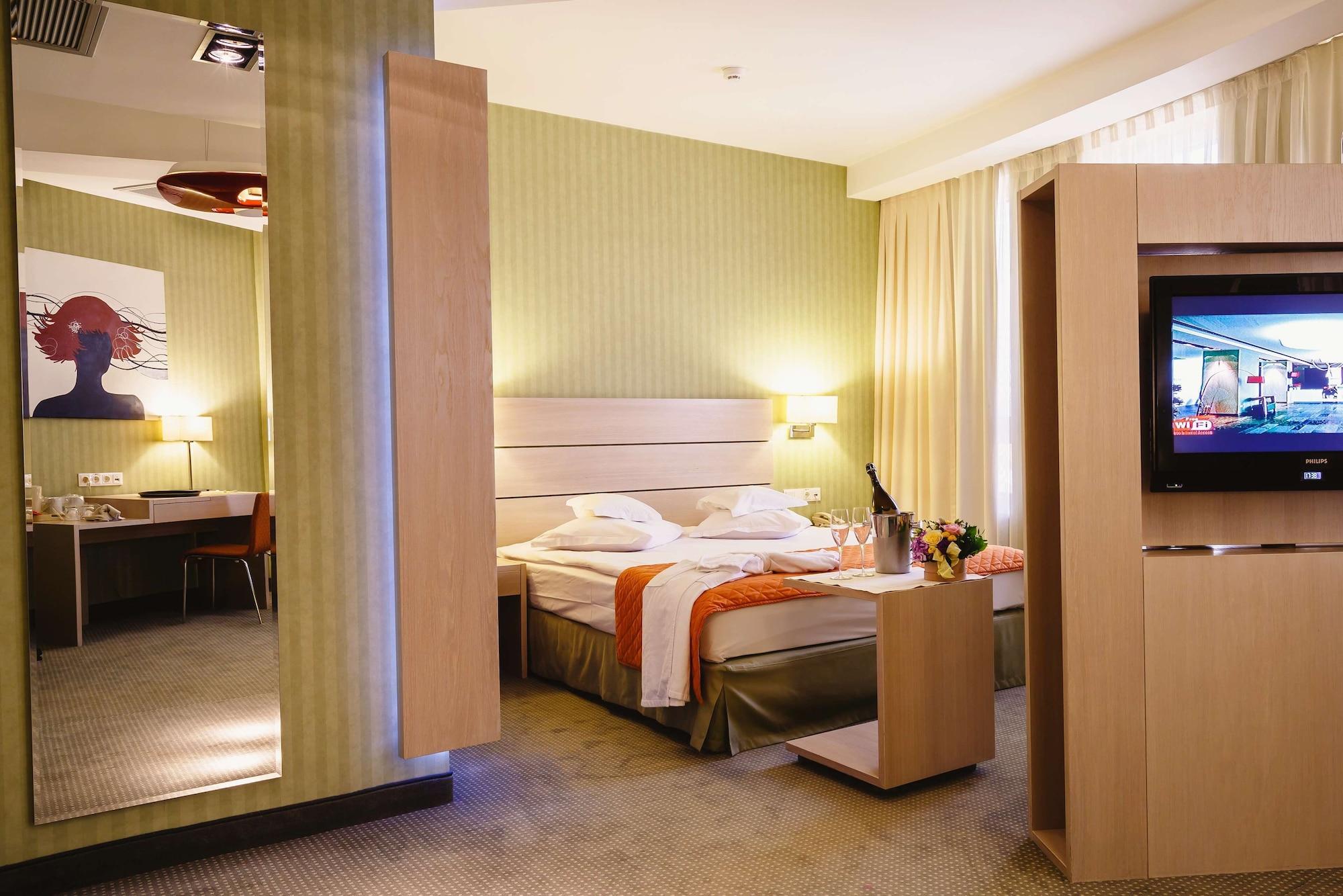 Hotel Golden Tulip Ana Tower سيبيو المظهر الخارجي الصورة