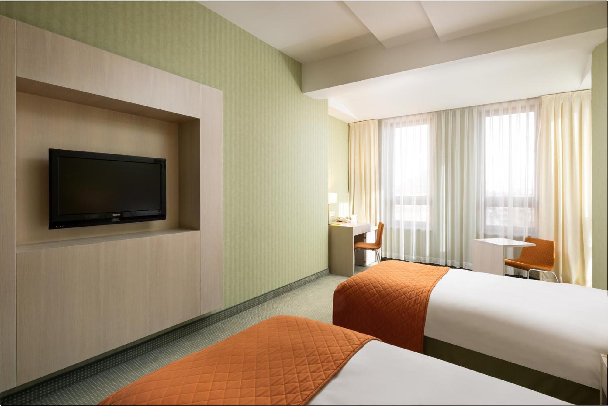 Hotel Golden Tulip Ana Tower سيبيو المظهر الخارجي الصورة