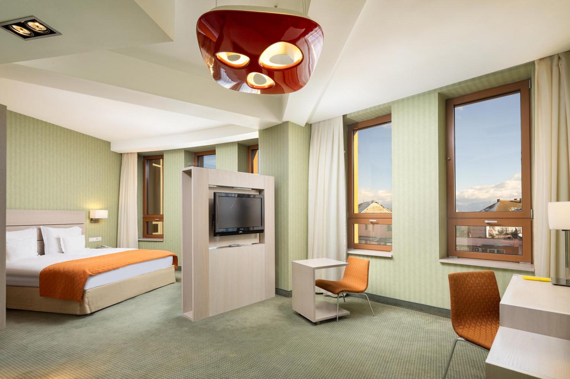 Hotel Golden Tulip Ana Tower سيبيو المظهر الخارجي الصورة